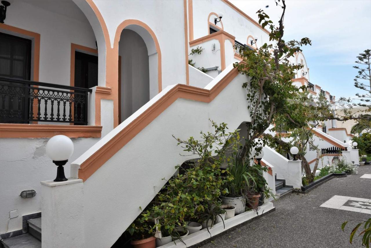 Hotel Koralli Kamári Dış mekan fotoğraf