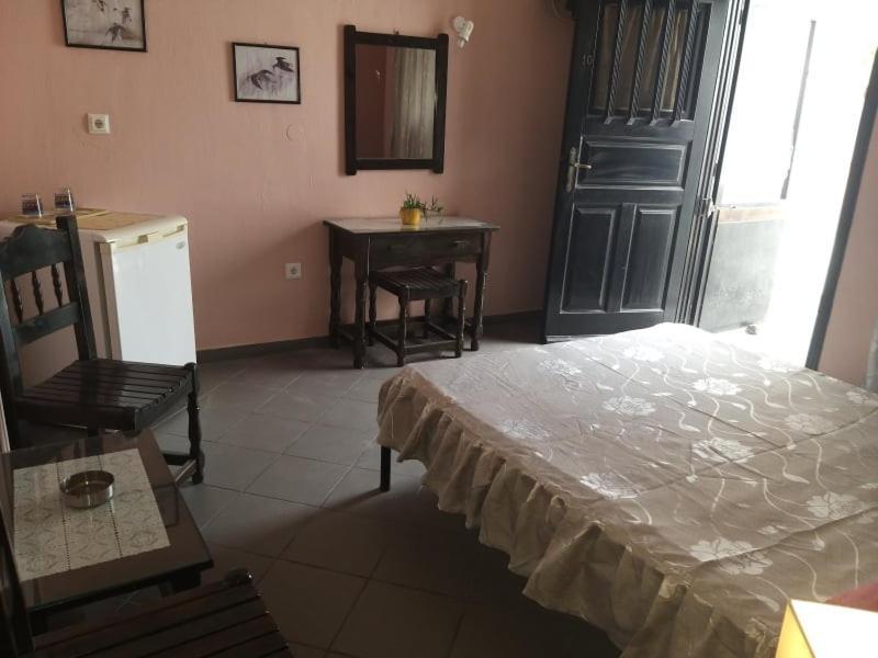Hotel Koralli Kamári Dış mekan fotoğraf